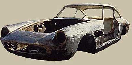 Die Carrosserie des Ferrari 330, blank geschliffen