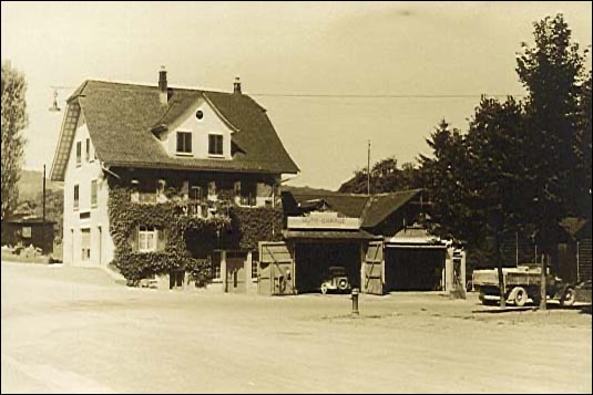 Die Garage Louis Frey an der Aarauerstrasse in Muri um 1938, Schwarzweissfoto